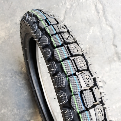 3.00-18 Natrual Rubber Motorcycle Tire voor in Qingdao Loading Port
