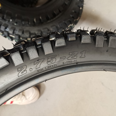 Natuur rubber staal nylon 2.75-21 hlm halfwarm motorfietsbanden voor berg road tour