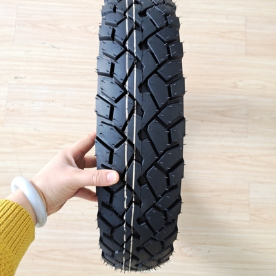 35% tot 55% rubbergehalte Pneumatische dikker motorfietsband 110/90-16 voor prestaties