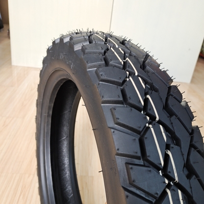 35% tot 55% rubbergehalte Pneumatische dikker motorfietsband 110/90-16 voor prestaties
