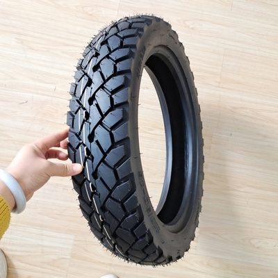 35% tot 55% rubbergehalte Pneumatische dikker motorfietsband 110/90-16 voor prestaties