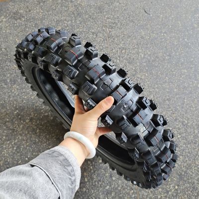 Verkoop 110/100-18 motorfietsband met zwarte kleur en 6PR/8PR Ply Rating