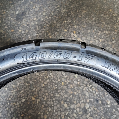 140/60-17 D Motorfietsbanden van natuurlijke rubber met 6pr/8pr Ply rating