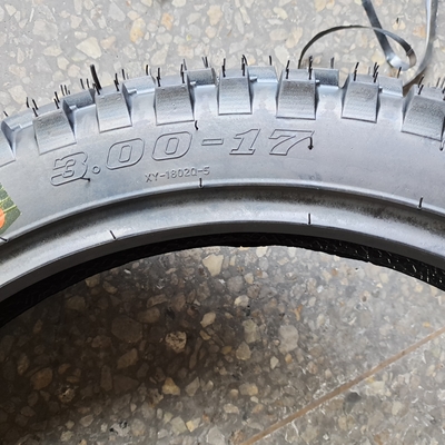 Levering Motorfietsband 3.00-17 met natuur rubber staal nylon grondstof