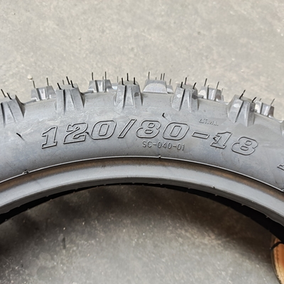 Motorfietsband 120/80-18 Buisloze band met 35% tot 55% rubbergehalte en OEM aanvaardbaar