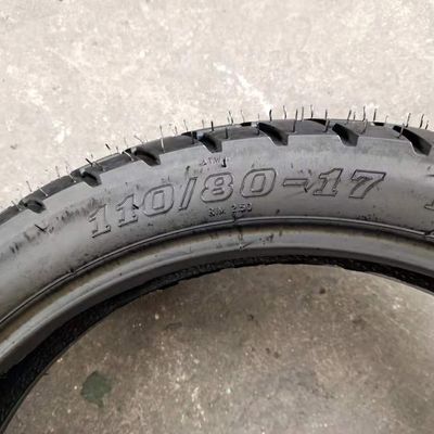 Zwarte motorfietsband 2.75-18 410-18 275-18 300-18 110/100-18 120/80-18 110/90-18