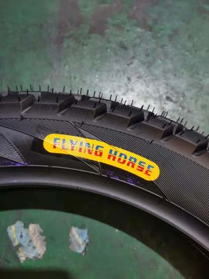 Motorfietsbanden 17 Ban Motor Tubeless Pneu Moto met 6 PR Ply Rating en bandenhoes