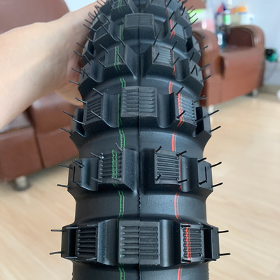 Qingdao Port Manufactured 3.00-18 Motorfietsbanden voor offroad avonturen en uitdagingen