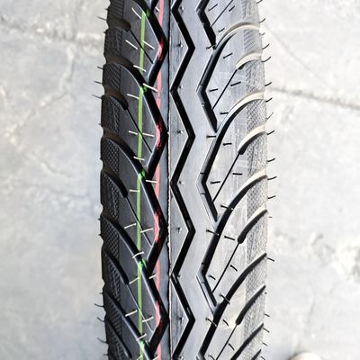 Natuurrubber motorfietsband 2.75-16 2.75-17 2.75-18 2.50-17 9090-18 met grondstof