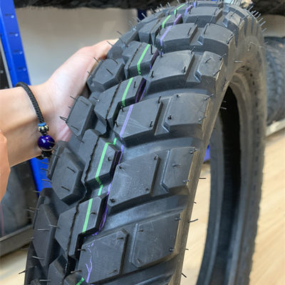 Productiecapaciteit 5000 stuks per dag 110/90-17 motorfietsbanden met 35%-55% rubbergehalte