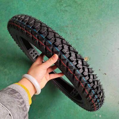 Directe motorfietsbandvervanger 3.00-18 met 20000 KM Werkduur en tijd binnen 25 dagen