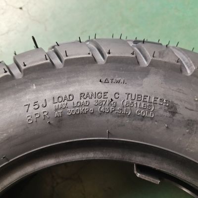 130/90-10 Natrual rubber motorfietsband met OEM-aanvaardbare en uitstekende prestaties