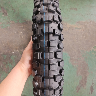 Zwarte 4.10-18 8PR buisloze motorfietsband met 35%-55% rubbergehalte in Qingdao