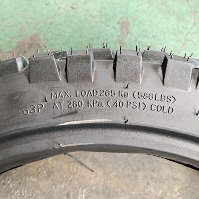 Zwarte 4.10-18 8PR buisloze motorfietsband met 35%-55% rubbergehalte in Qingdao