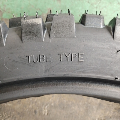 Zwarte 4.10-18 8PR buisloze motorfietsband met 35%-55% rubbergehalte in Qingdao