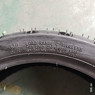 130/60-13 TL Rubberen buisloze motorfietsband met bandenhoes en rubbergehalte van 35%-55%