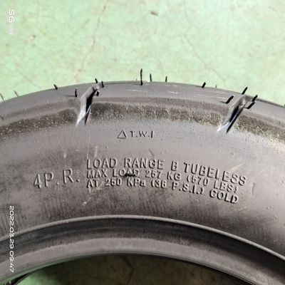 10 inch motorfietsband 110/90-10 6 Ply Rate met zwart rubber en 35%-55% rubbergehalte