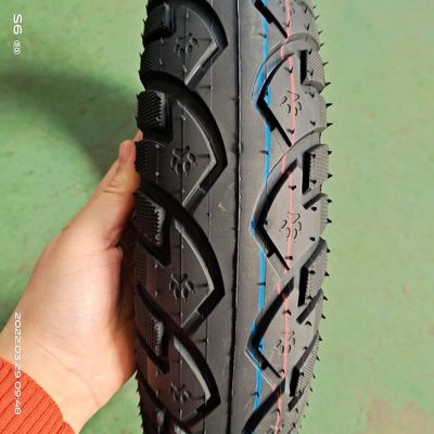 Motorfietsbuisloze band 3.50-10 met zwarte kleur en natuurrubber