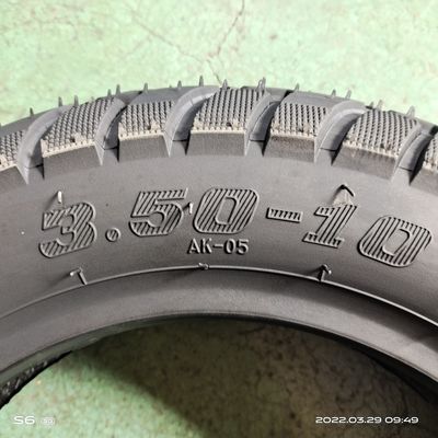 Motorfietsbuisloze band 3.50-10 met zwarte kleur en natuurrubber