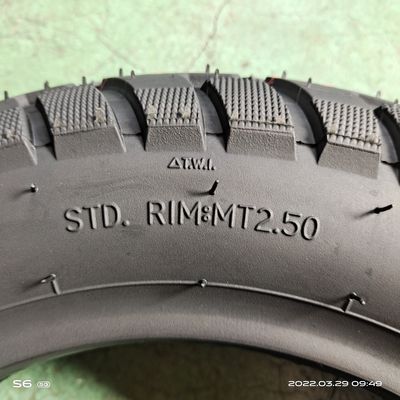 Motorfietsbuisloze band 3.50-10 met zwarte kleur en natuurrubber