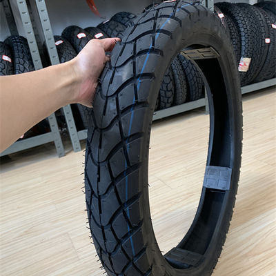 Qingdao Port Loading 90 90 18 Motorfietsbanden met 5000 stuks per dag Productiecapaciteit