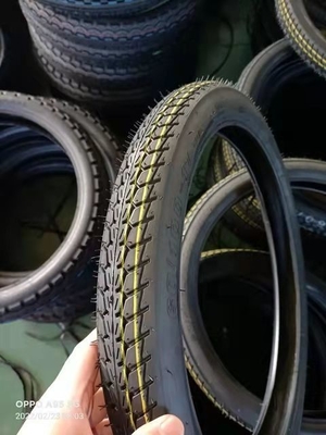 Qingdao Port Loading Tire Casing voor IRC motorfietsbanden 60/100-17 70/100-17 Inclusief