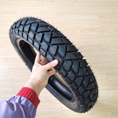35% tot 55% rubbergehalte 90/90/21 Motorfietsbanden voor en lange levensduur in China