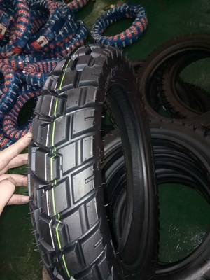 17-inch buisloze motorfietsbanden en -buizen Rubbergehalte 40% Levertijd 25-30 dagen