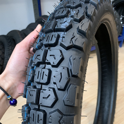 Goedkope motorfietsbanden 90/90-18 met bandenhoes en 35% tot 55% rubbergehalte