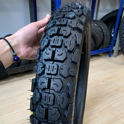 Goedkope motorfietsbanden 90/90-18 met bandenhoes en 35% tot 55% rubbergehalte