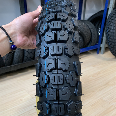 Goedkope motorfietsbanden 90/90-18 met bandenhoes en 35% tot 55% rubbergehalte