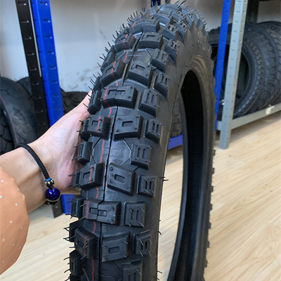 Productie 5000 stuks per dag met motorfiets banden herhalingsmachine 300-17