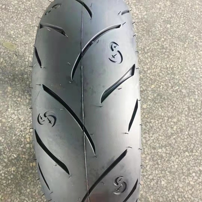 35% tot 55% rubbergehalte 130/80-17 Motorfietsband 160/60/17 voor langdurige duurzaamheid