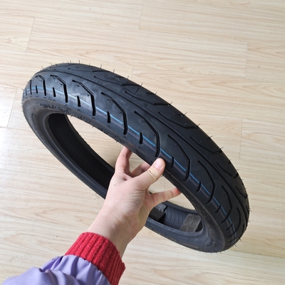 35% tot 55% rubbergehalte 90/90-17 TL Motorfietsband voor ISO9001-certificering