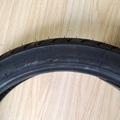 35% tot 55% rubbergehalte 90/90-17 TL Motorfietsband voor ISO9001-certificering