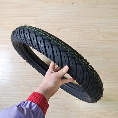 35% tot 55% rubbergehalte 90/90-18 Motorfietsband voor natuur Rubber staal Nylon grondstof