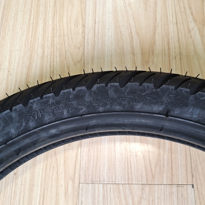 35% tot 55% rubbergehalte 90/90-18 Motorfietsband voor natuur Rubber staal Nylon grondstof