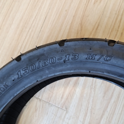 Motorfietsband scooterband 130/60-13 buisloze klasse A met 35%-55% rubbergehalte