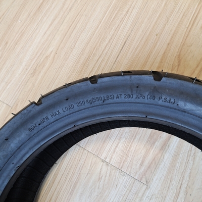 Motorfietsband scooterband 130/60-13 buisloze klasse A met 35%-55% rubbergehalte