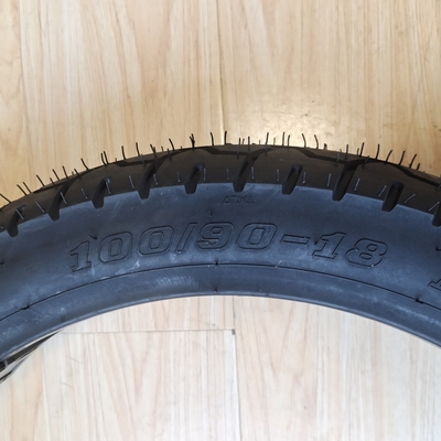 10090-18 TL Motorfietsband met natuur rubber staal nylon materiaal en OEM acceptatie