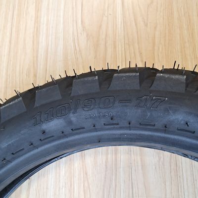 Qingdao Port 110 90 17 Motorfietsband met een rubbergehalte van 35%-55%