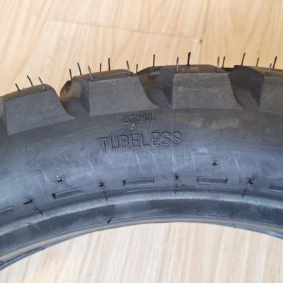 Qingdao Port 110 90 17 Motorfietsband met een rubbergehalte van 35%-55%