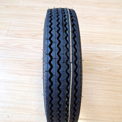 Zwarte 4.00-8 Bajaj driewielerband voor motorfiets gemaakt van natuur rubber staal nylon
