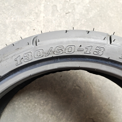 Treksterkte 10,5 Motorfietsband/band 130/60-13 TL voor en productiecapaciteit
