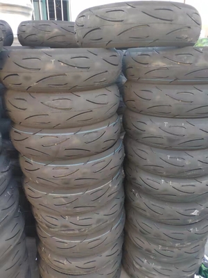 Natuurrubber motorfietsband buisloze band 140 60 17 OEM aanvaard