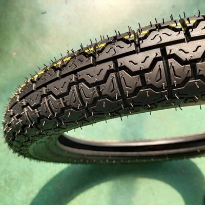 Emark Motorfietsband 300-17 Duurzame bandenhoes en rubbergehalte van 35% tot 55%