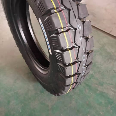 Motorfietsband 450 12 voor het laden van de haven van Qingdao met een rubbergehalte van 35% tot 55%
