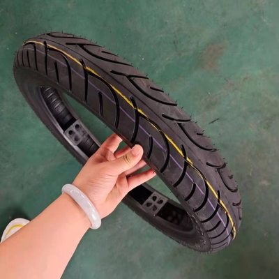 Hoge duurzaamheid 90/90-18 Motorfietsband met 5000 stuks per dag