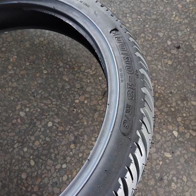 4.2kg Gewicht Motorfietsband van zacht rubber 100/90/18 120/80/17 100/90-17 120/70/17 909017