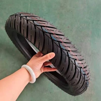 35% tot 55% rubbergehalte Deep Design 120/70-17 Motorfietsband voor alle weersomstandigheden